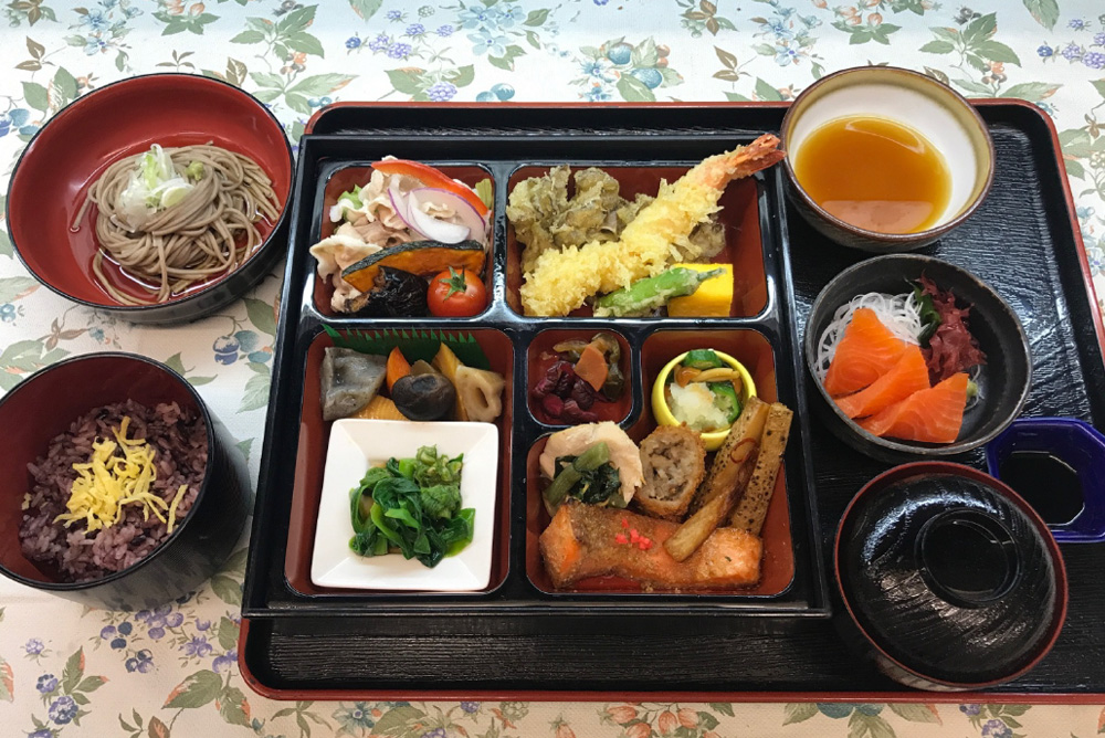 蕎麦&ガレット 緑の食卓