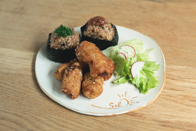 おにぎり大豆ミート唐揚げセットa
